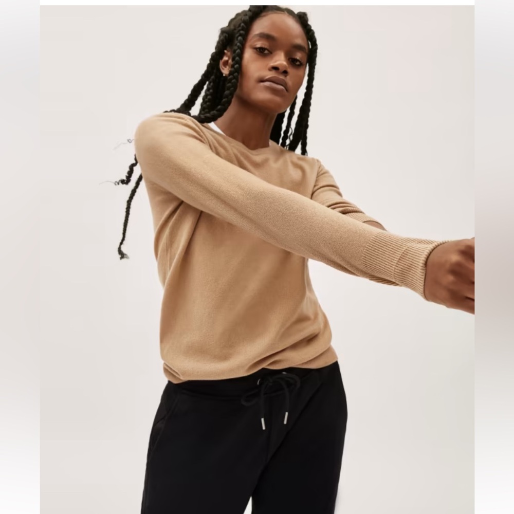 Everlane classic cashmere crewneck sweater in camel size L